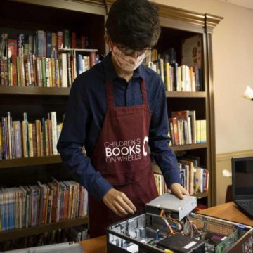 img_5f35cc470f295 Tamina literacy group launches program to refurbish technology for students