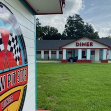 ’50s-style eatery Pit Row Pit Stop Diner expands into New Caney