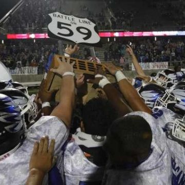 New Caney wins Battle Line on 59 for 11 straight year after holding off Porter