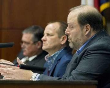 Conroe mulls help for April Sound with barrier wall on Texas 105