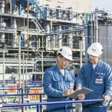 Huntsman posts $48 million profit