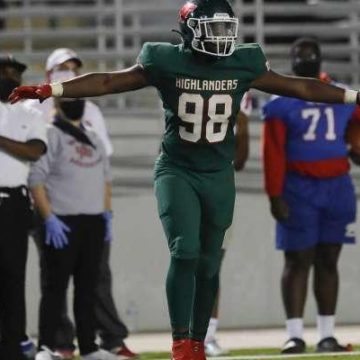 The Woodlands remains unbeaten against Oak Ridge