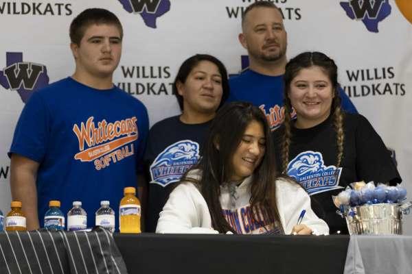 SIGNING DAY: Football, softball celebrated at Willis ceremony