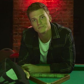 Parker McCollum Sends “Pretty Heart” to No. 1