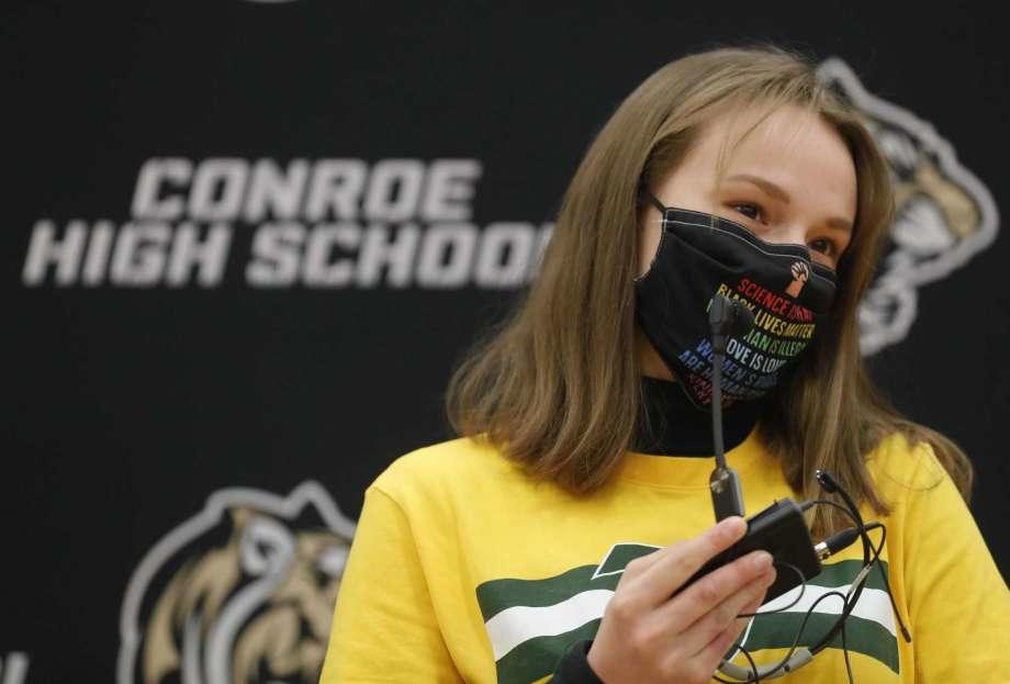 SIGNING DAY: Six sports represented in Conroe ceremony