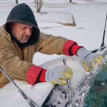 Winter storm blasts Montgomery County, knocking out power to thousands