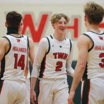 BOYS HOOPS: The Woodlands finishes comeback with buzzer-beater, tops Spring