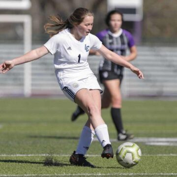 SOCCER ROUNDUP: Lake Creek girls move into fourth place