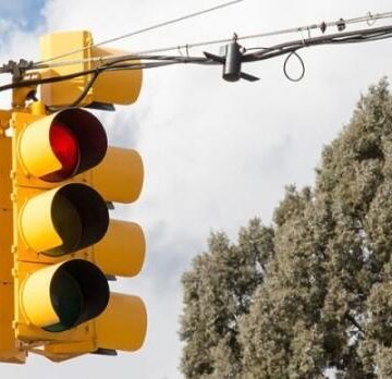 Flashing lights installed to reduce traffic backup at several locations in The Woodlands