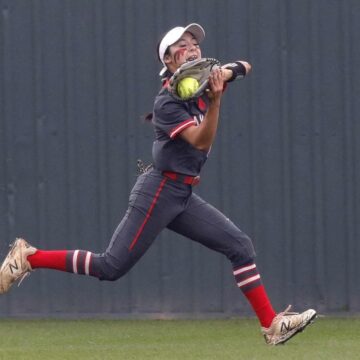 SOFTBALL ROUNDUP: Oak Ridge clinches 13-6A title; The Woodlands, Grand Oaks secure playoff spots