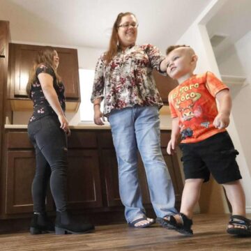 Conroe family finds fresh hope in hew Habitat house