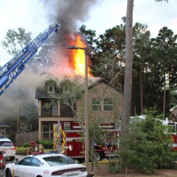 Lightning strike sparks Conroe house fire