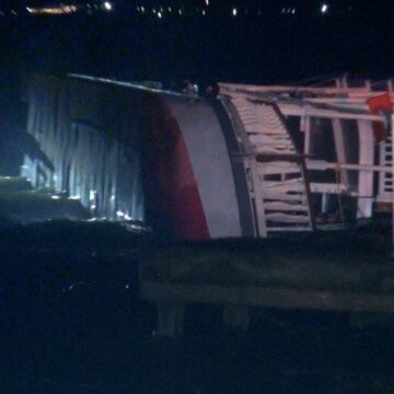Boat still on its side in Lake Conroe as capsize investigation ongoing