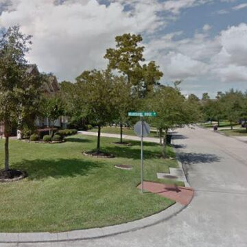 Armed home invaders posing as police escape arrest in Porter