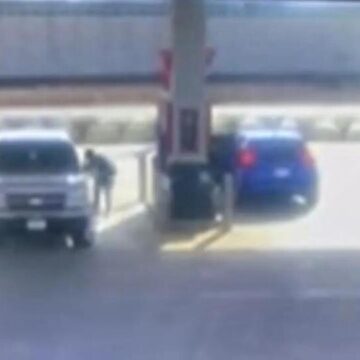 ‘Large sum of cash’ stolen after robber breaks into truck in Splendora