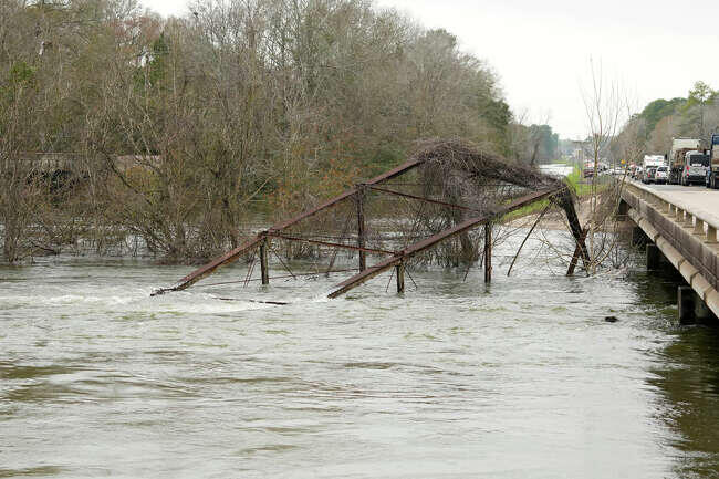 16cL7W_0r38iU7900.jpg Historic ‘Bonnie and Clyde bridge’ washed away by San Jacinto River flood