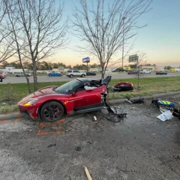 Maserati splits in half after colliding with tree during multi-vehicle accident