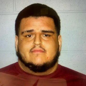 Cleveland man arrested after shooting at sister, her boyfriend