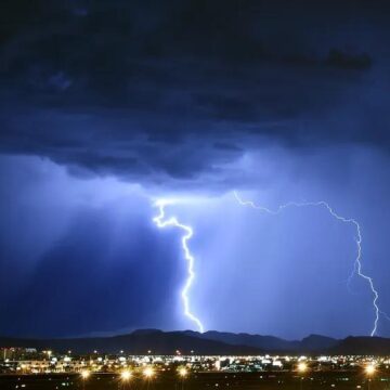 OUTAGE REPORT: Over 56,000 homes without power after severe storms hit southeast Texas