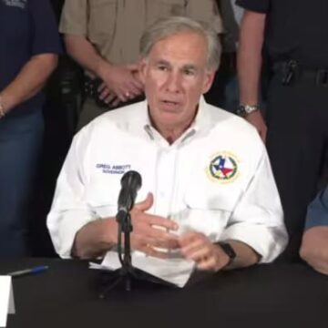 Gov. Abbott briefs Houston-area on ‘enormous and catastrophic event’ after touring flood damage
