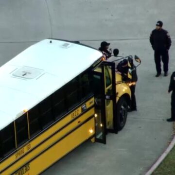 Suspect on the run after stopping Spring ISD school bus, pointing gun at driver and students: Pct. 4