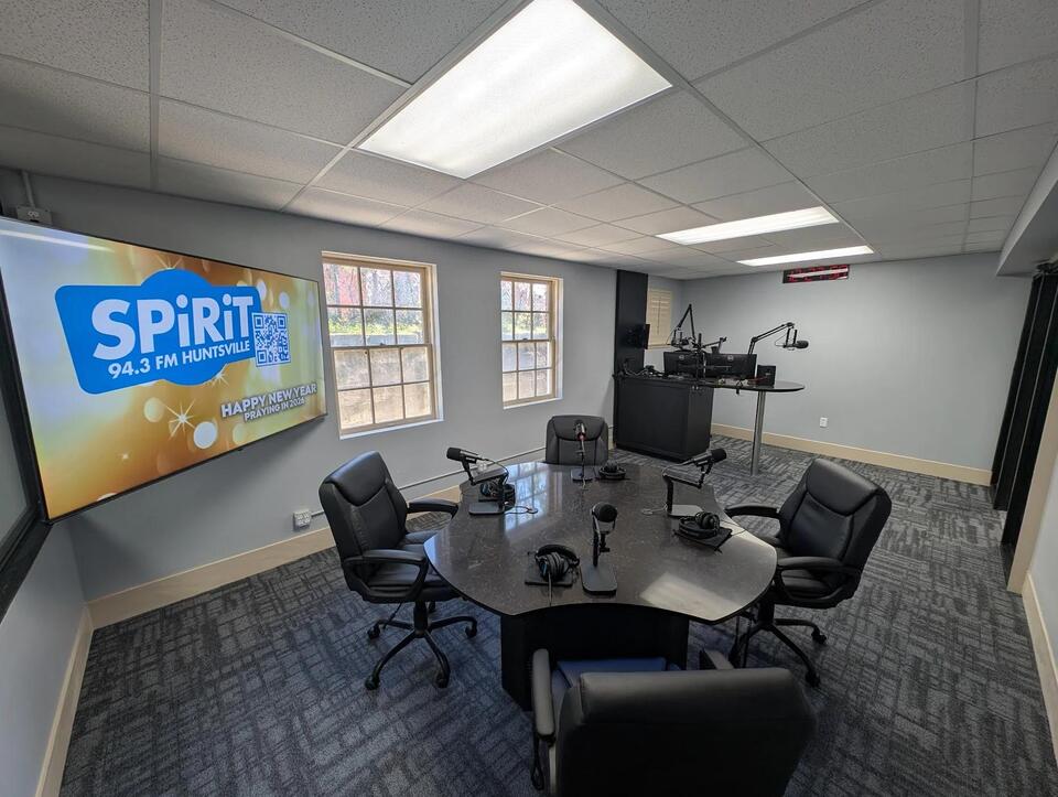 1tBucp_17w0DDOB00.jpg Spirit 94.3 FM goes on the air, launches new year with prayer and community focus