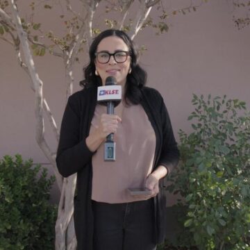 Teacher of 3 decades wins $300 through Pay It Forward