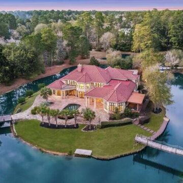 7,000-square-foot mansion on private island set for auction near The Woodlands